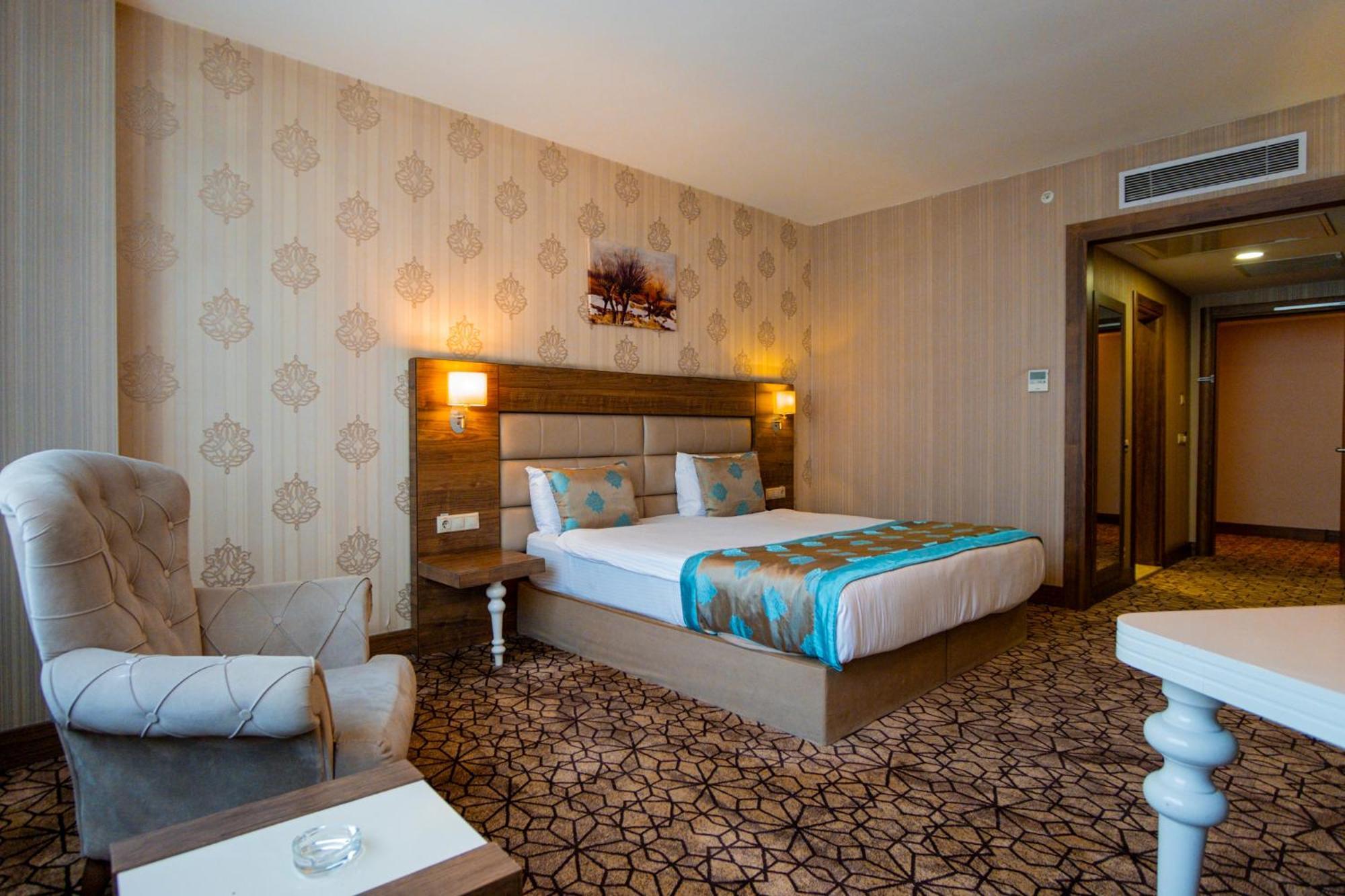Royal Готель 4*